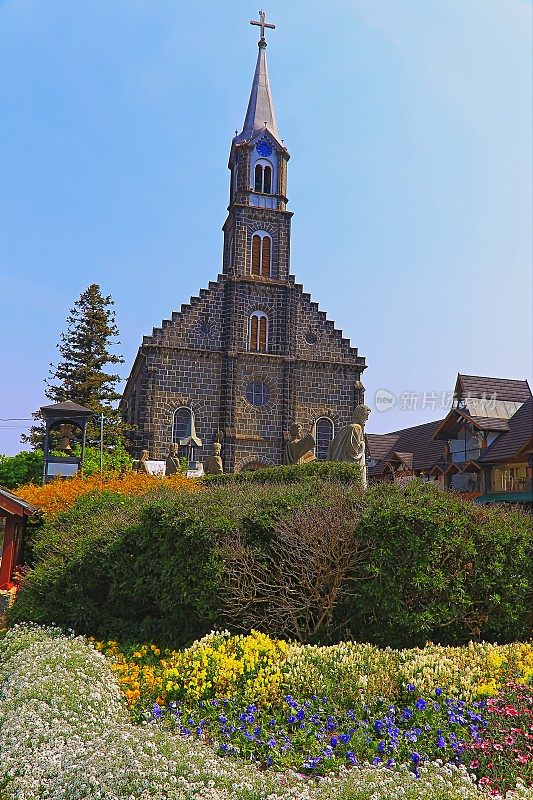 Igreja matriz -带有彩色花坛的石头教堂- Gramado -巴西南部